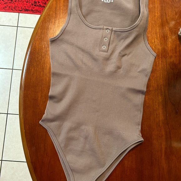 OQQ BODYSUITS OFF TIKTOK SHOP. Size small - Picture 4 of 7